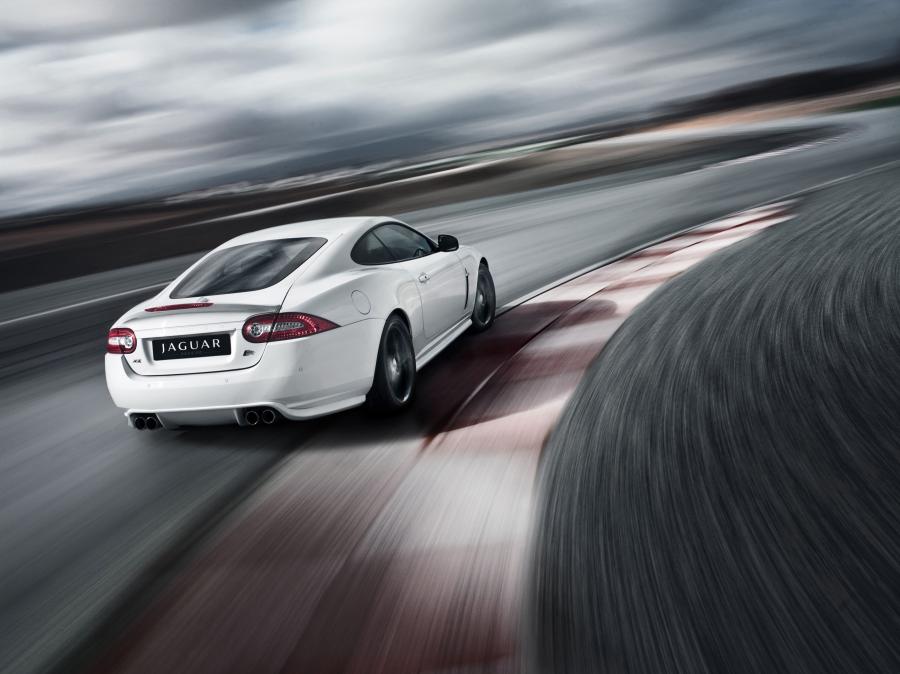  Jaguar XKR Black Pack 2010 года  (фото 11 из 23)